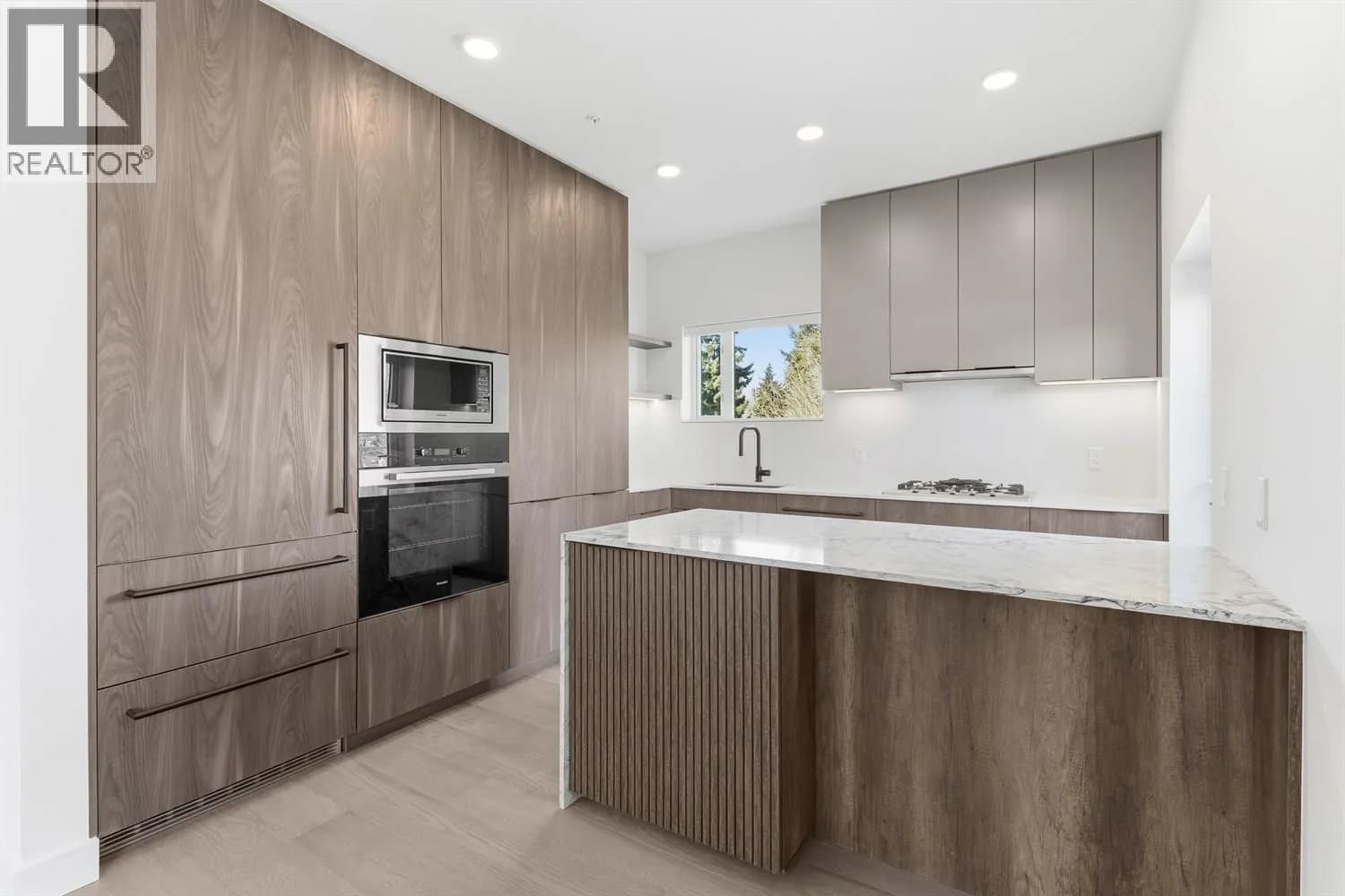 #302 3590 W 39TH AVENUE, Vancouver, BC photo 5