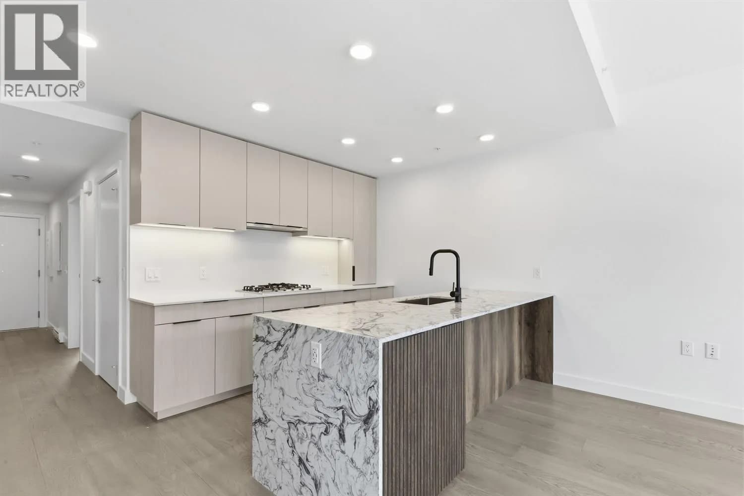 #304 3590 W 39TH AVENUE, Vancouver, BC photo 3