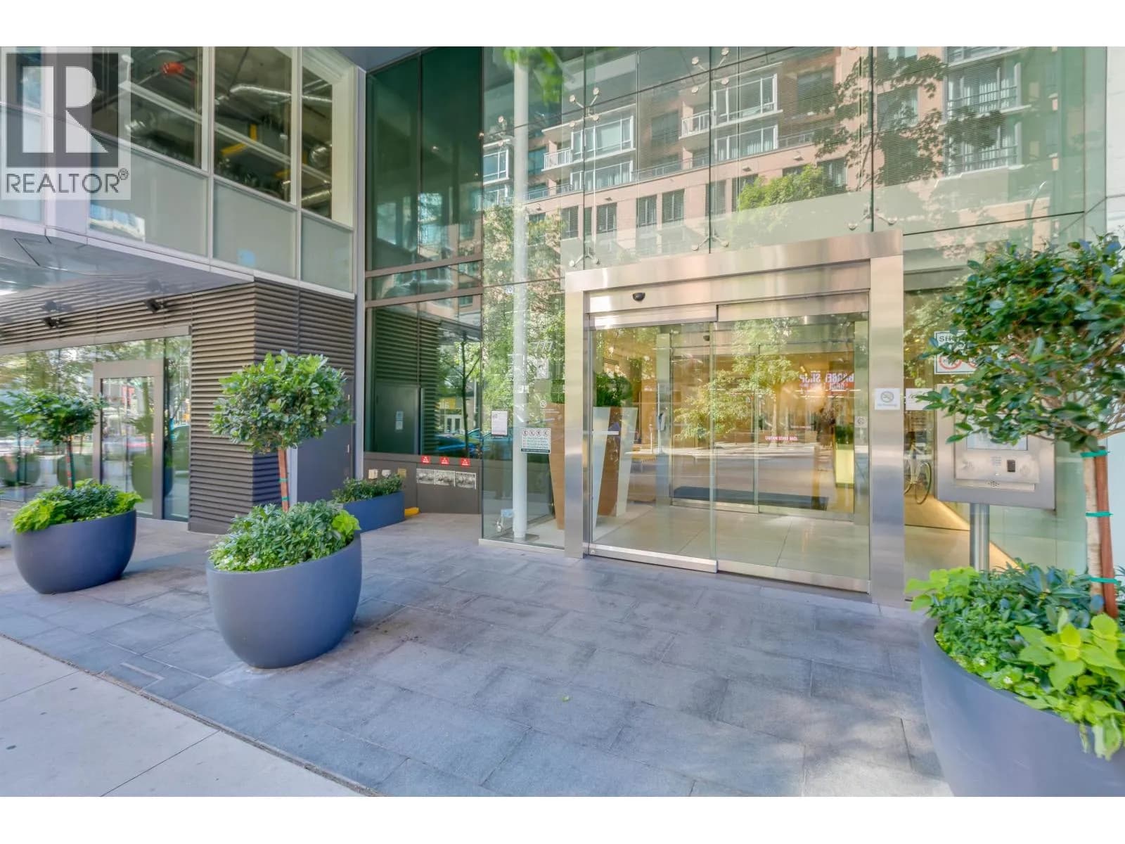 #2608 777 RICHARDS STREET, Vancouver, BC photo 2