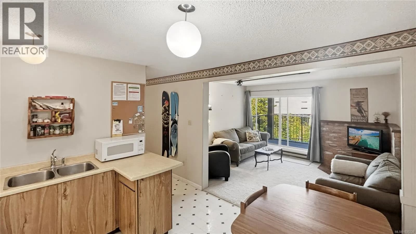 #106 695 Castle Crag Cres, Courtenay, BC photo 5