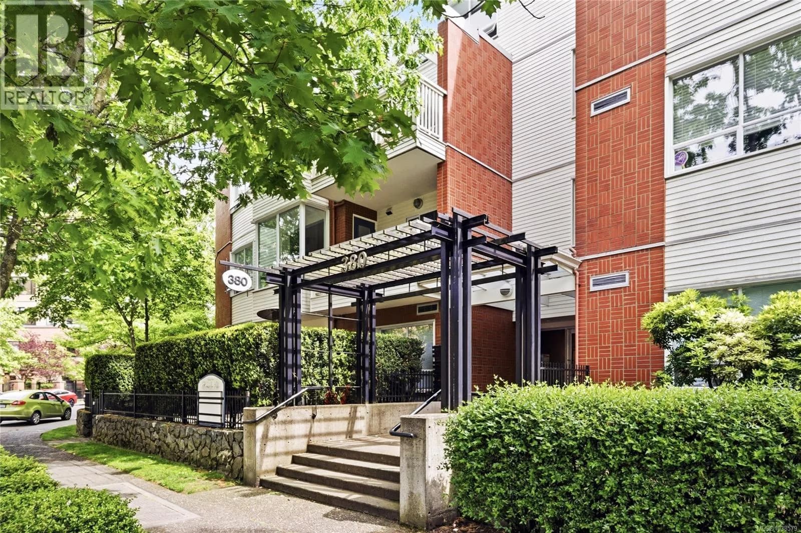 380 Waterfront Cres, Victoria