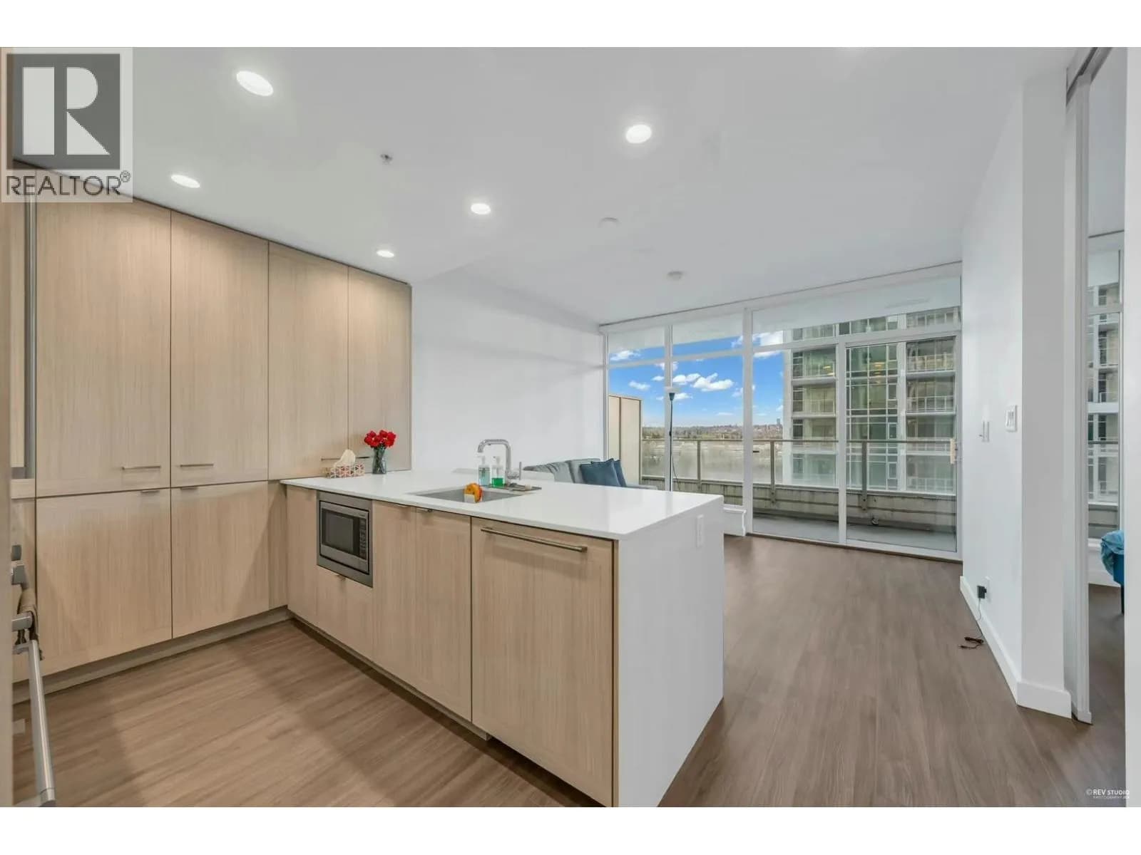 #1902 2311 BETA AVENUE, Burnaby, BC photo 2