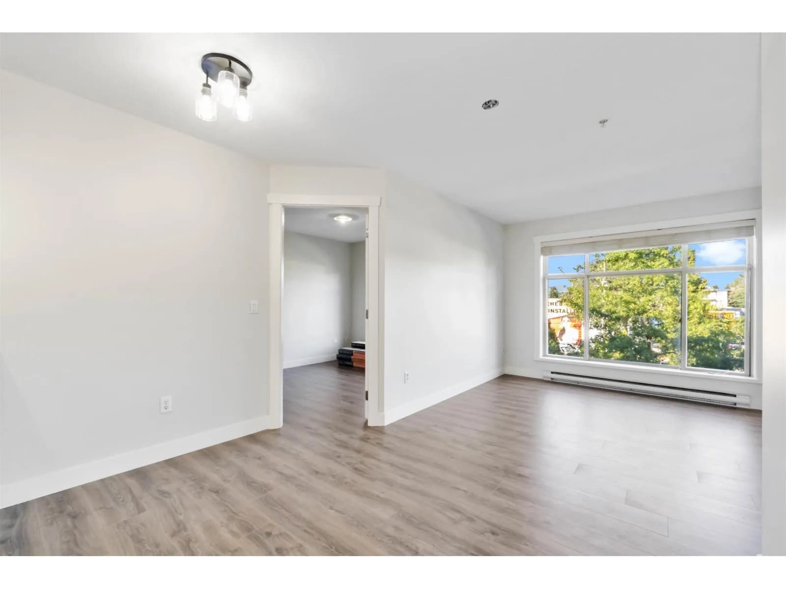 #215 13555 GATEWAY DRIVE, Surrey, BC photo 4