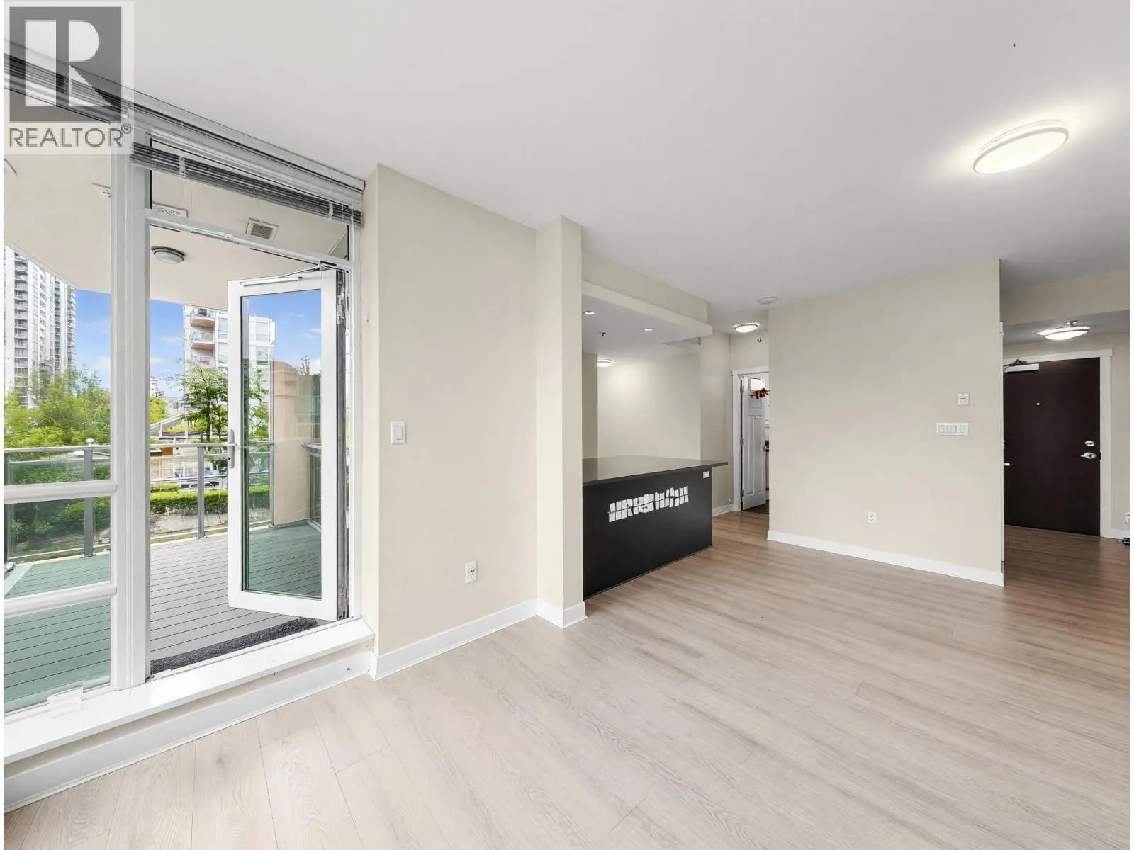 #605 2968 GLEN DRIVE, Coquitlam, BC photo 5