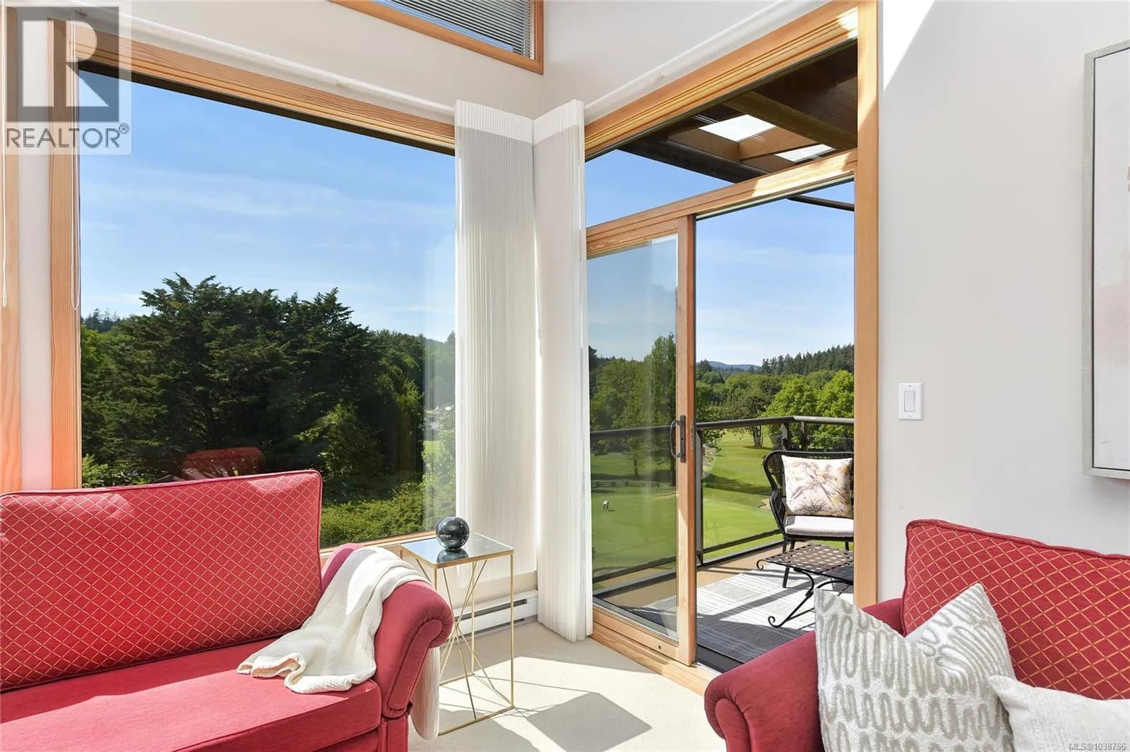 #403 5327 Cordova Bay Rd, Saanich, BC photo 2
