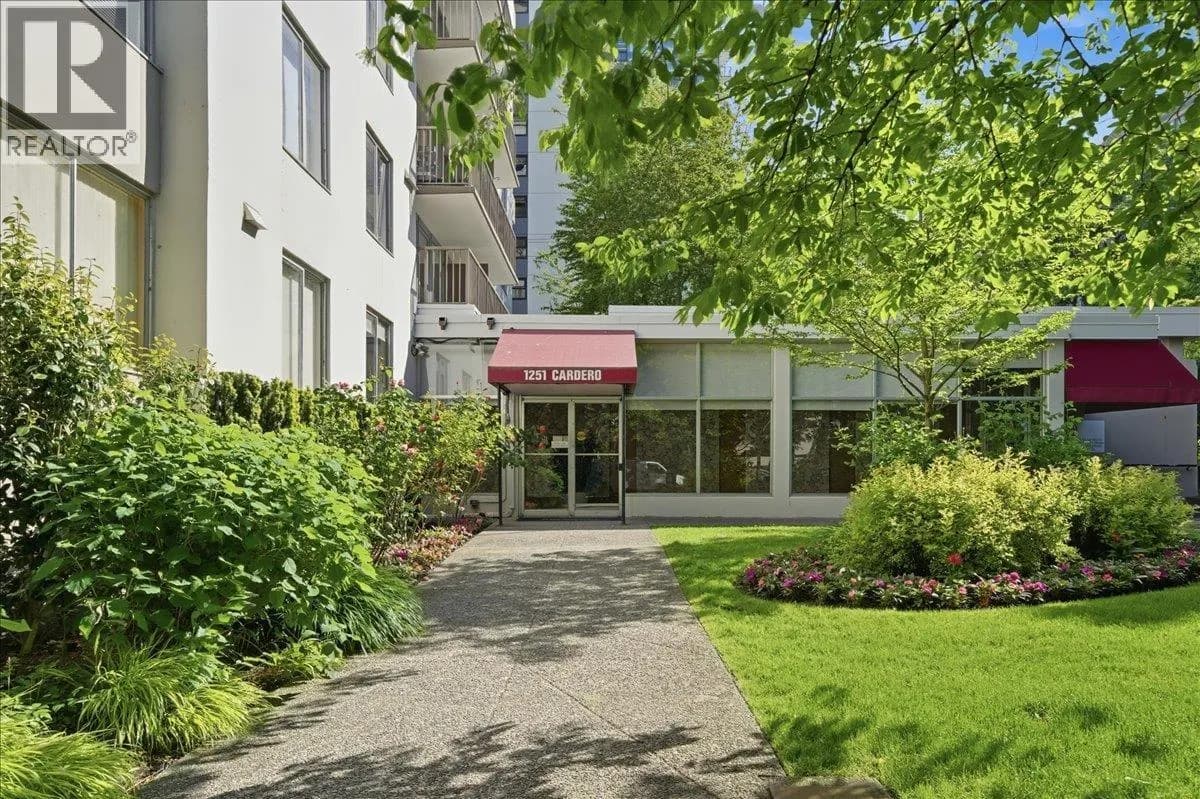 #802 1251 CARDERO STREET, Vancouver, BC photo 3