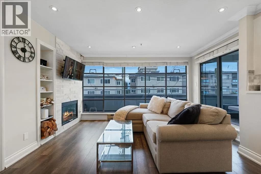 2287 W 3RD AVENUE, Vancouver