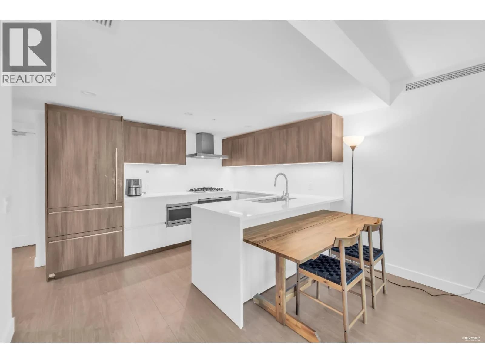 #704 6320 NO. 3 ROAD, Richmond, BC photo 5