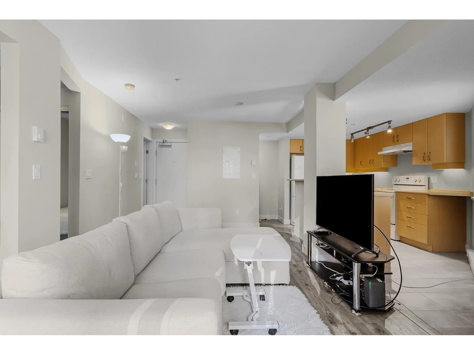 #331 10838 CITY PARKWAY, Surrey, BC photo 3