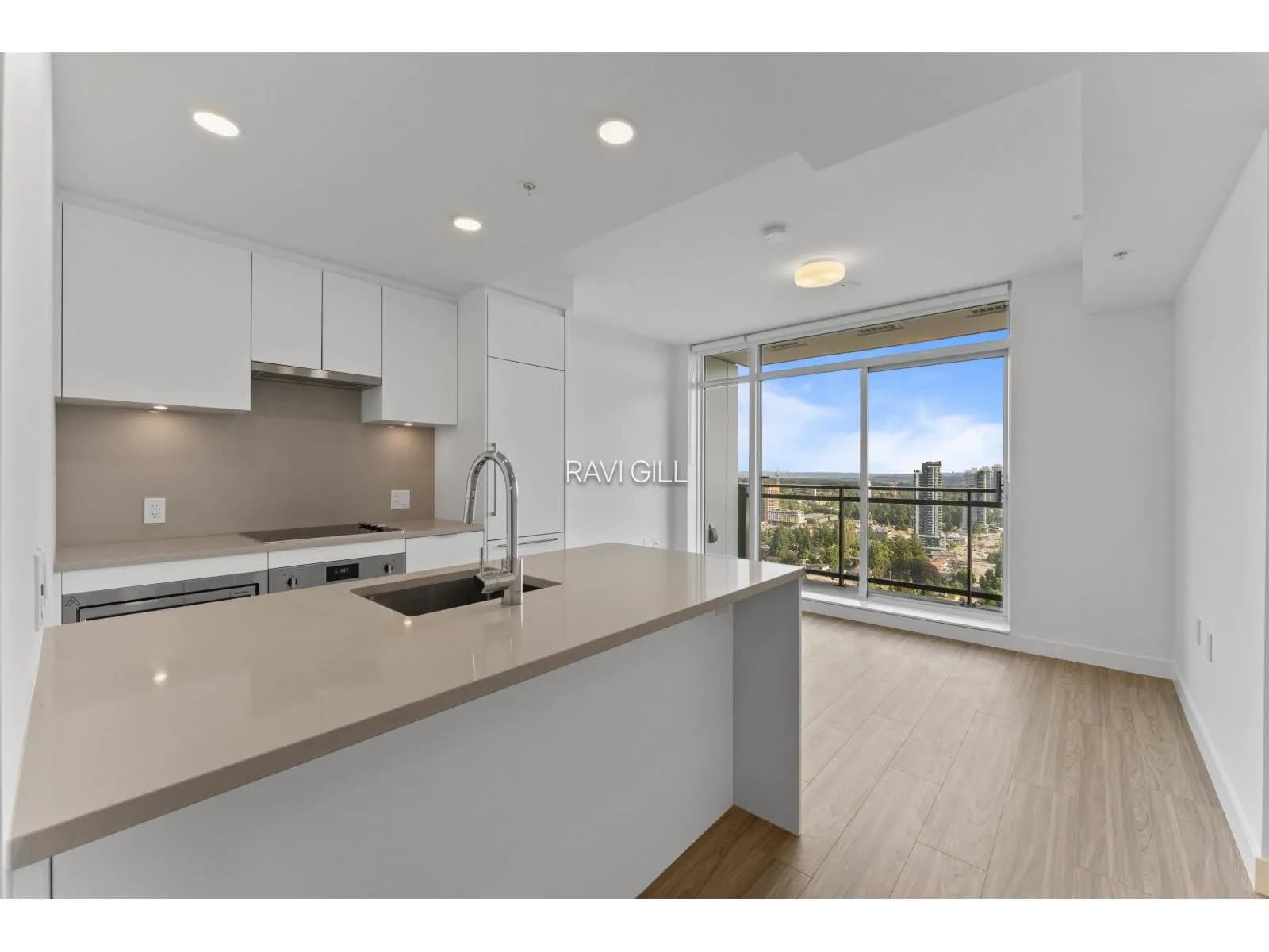 #3003 13675 107A AVENUE, Surrey, BC photo 5