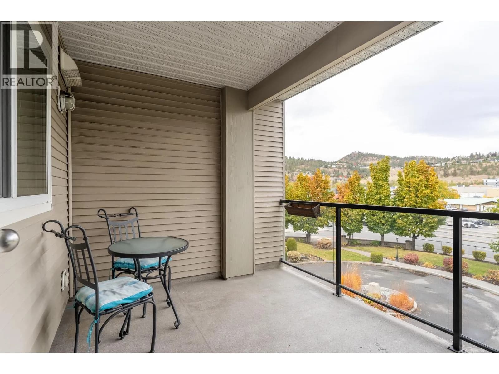 #306 135 Ziprick Road, Kelowna, BC photo 5