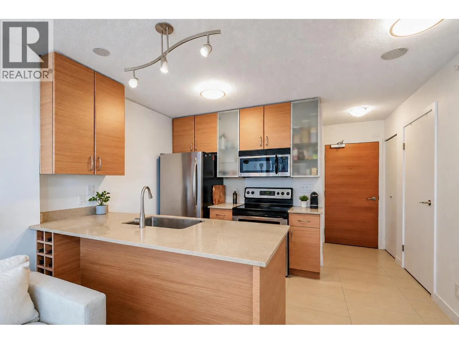 #1405 909 MAINLAND STREET, Vancouver, BC photo 4