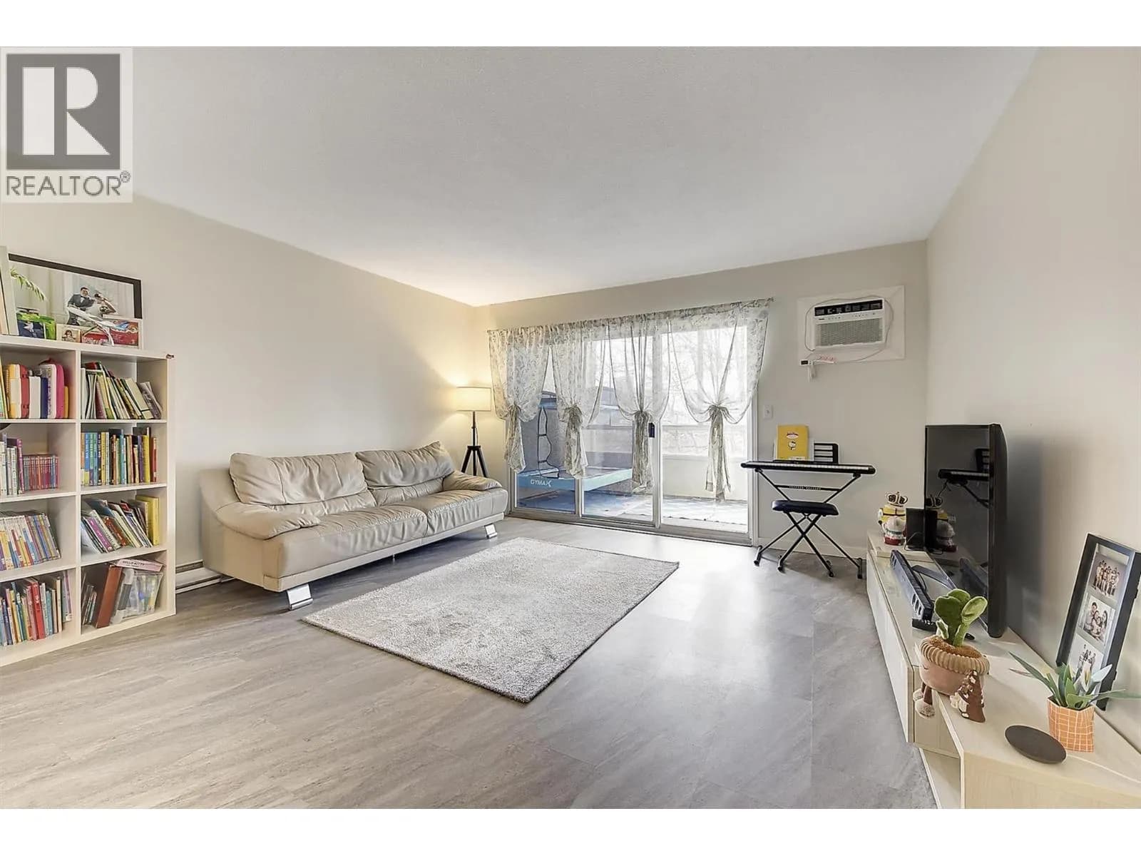 #203 1534 Lawrence Avenue, Kelowna, BC photo 1