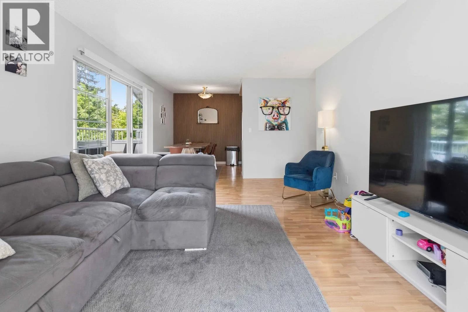#301 707 8TH STREET, New Westminster, BC photo 4