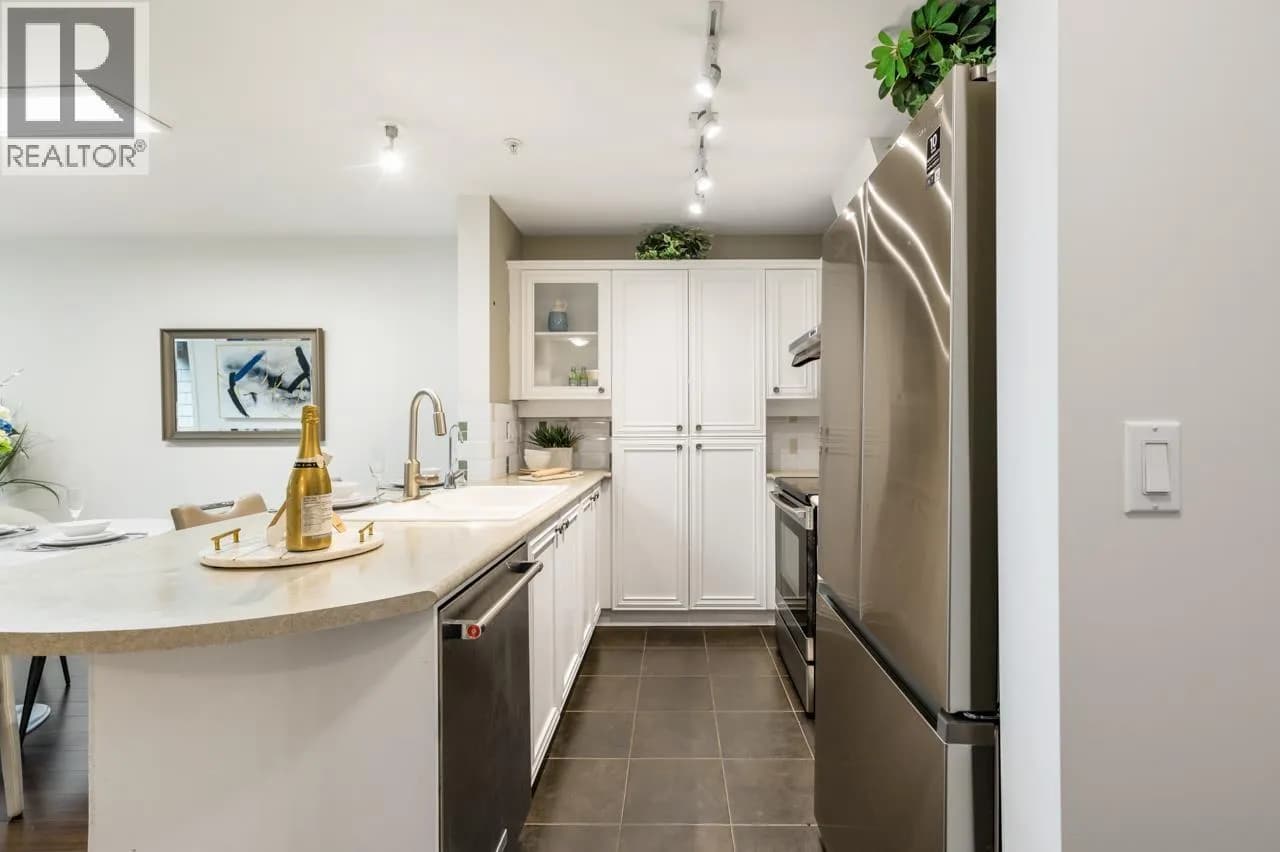 #105 988 W 54TH AVENUE, Vancouver, BC photo 4