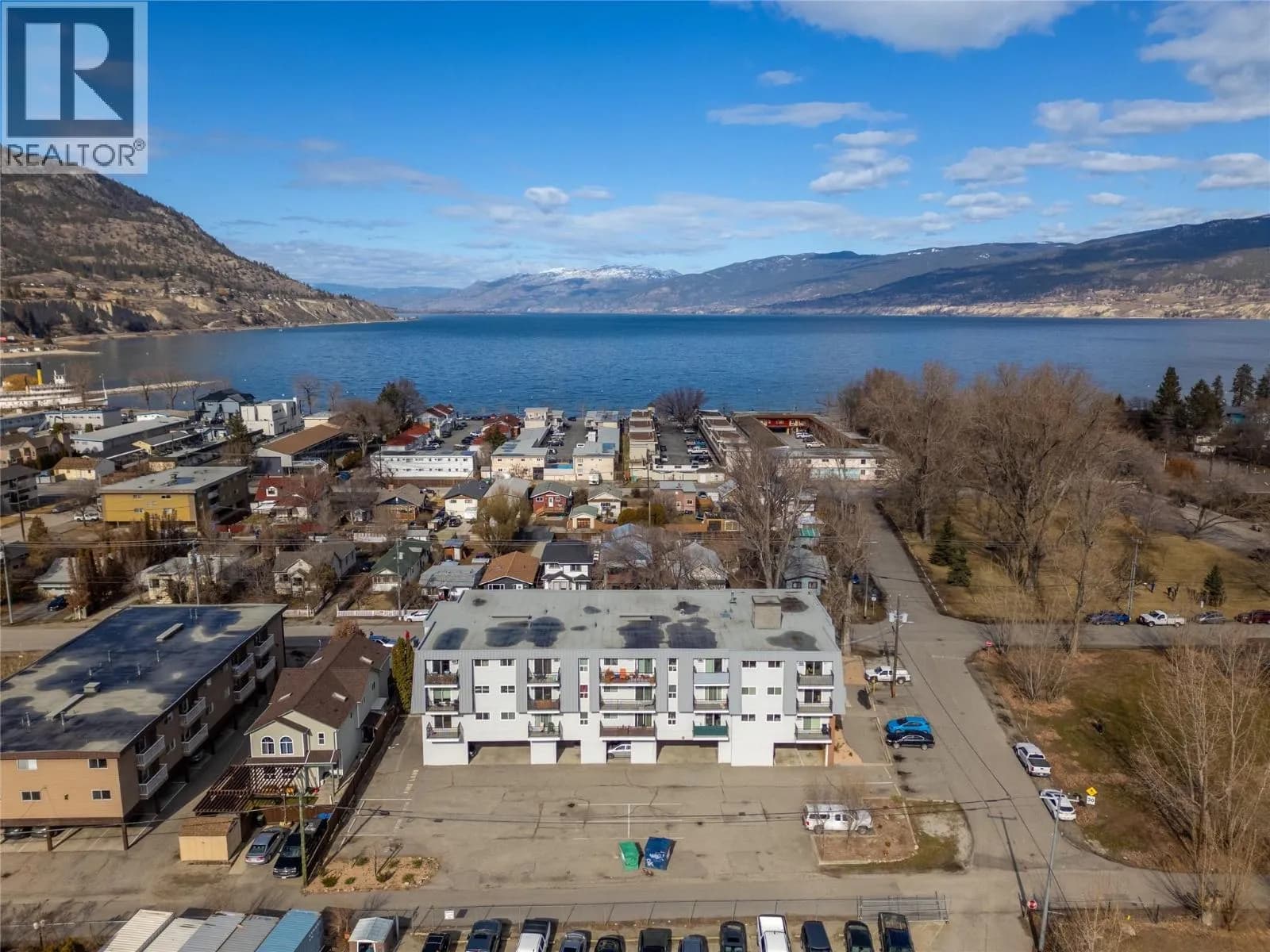 #301 922 Dynes Avenue, Penticton, BC photo 2