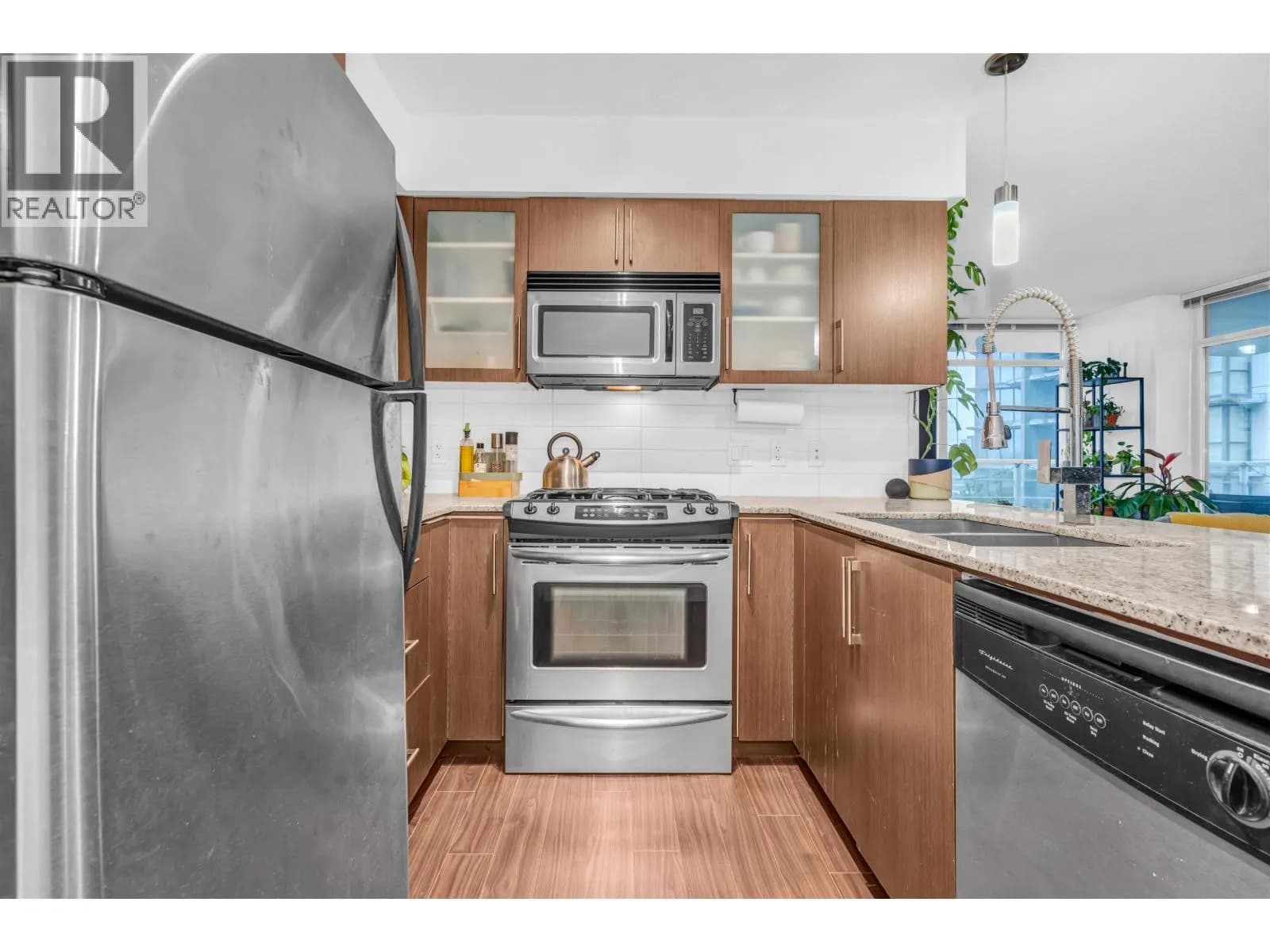 #905 8068 WESTMINSTER HIGHWAY, Richmond, BC photo 5