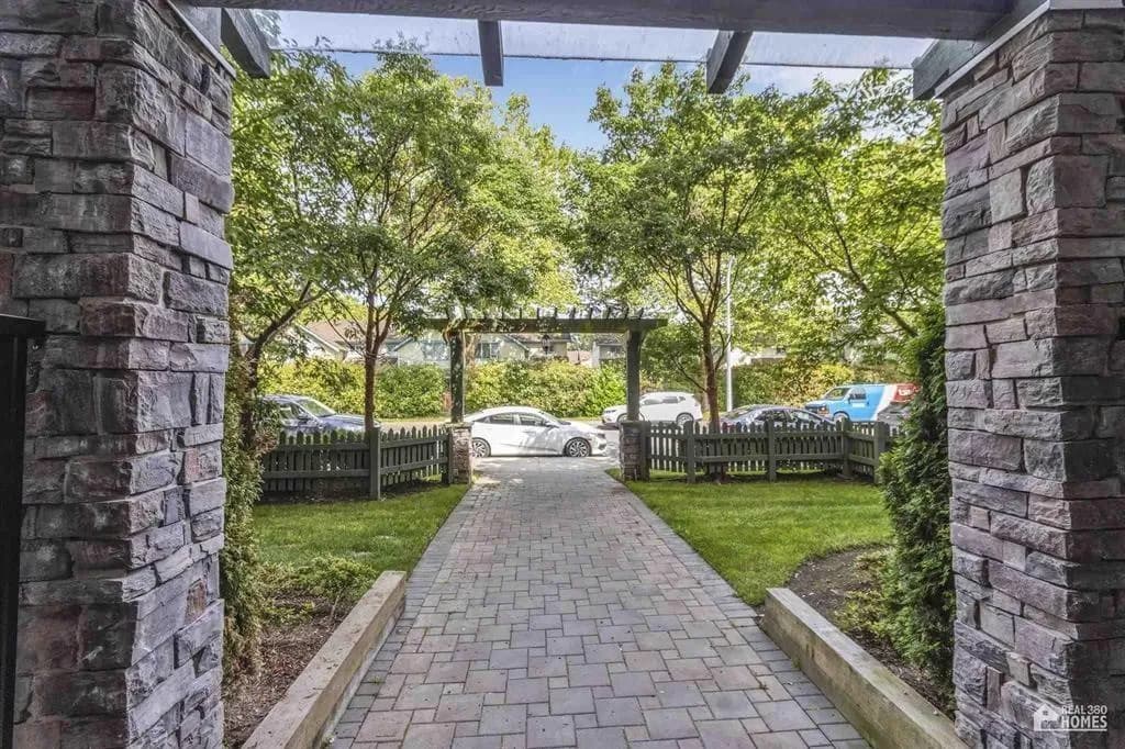 #320 8183 121A STREET, Surrey, BC photo 2
