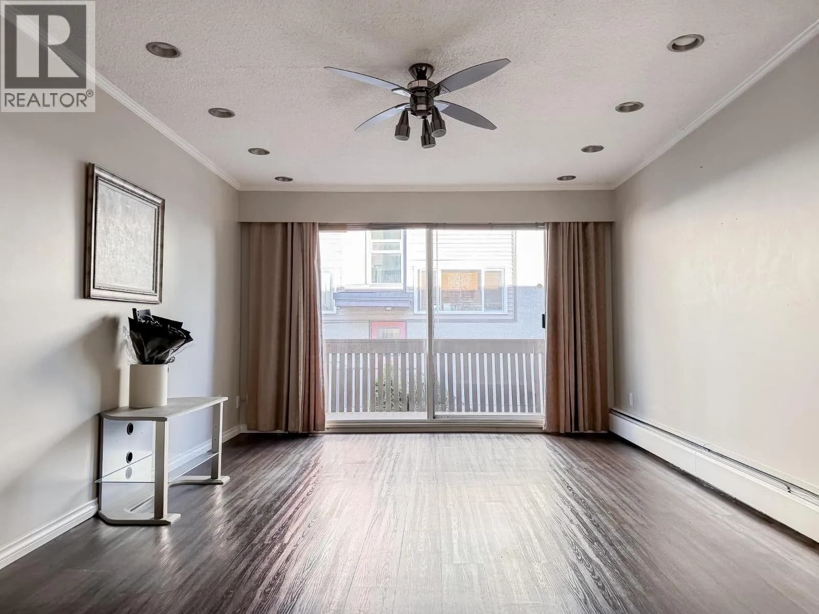 #211 910 FIFTH AVENUE, New Westminster, BC photo 2