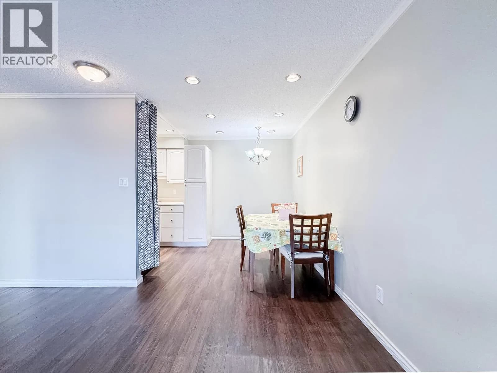 #211 910 FIFTH AVENUE, New Westminster, BC photo 3