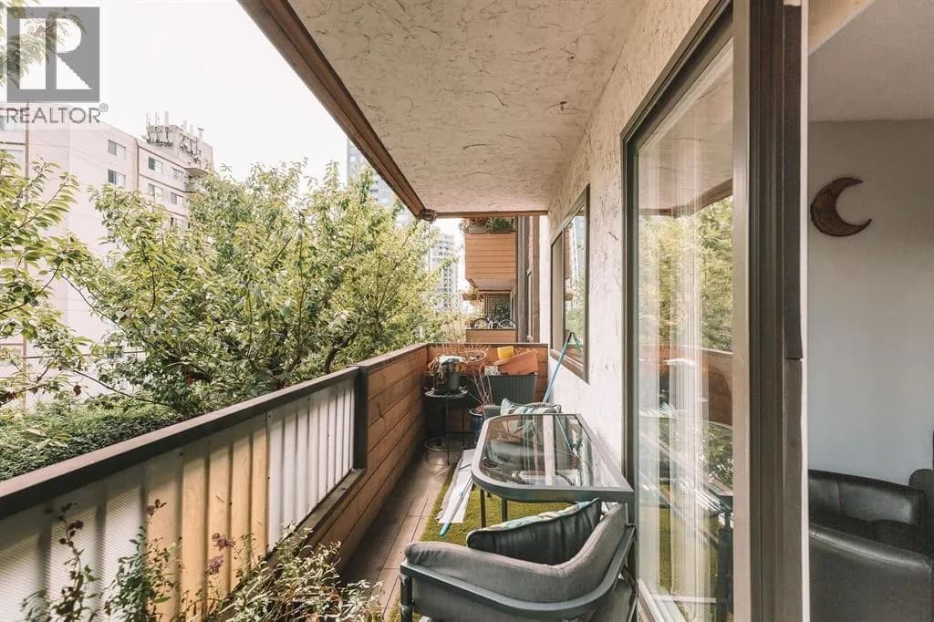 Marseille Plaza, New Westminster