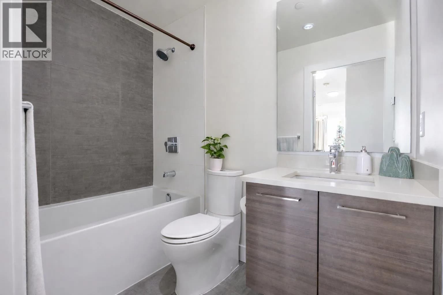 #305 8580 RIVER DISTRICT CROSSING, Vancouver, BC photo 5