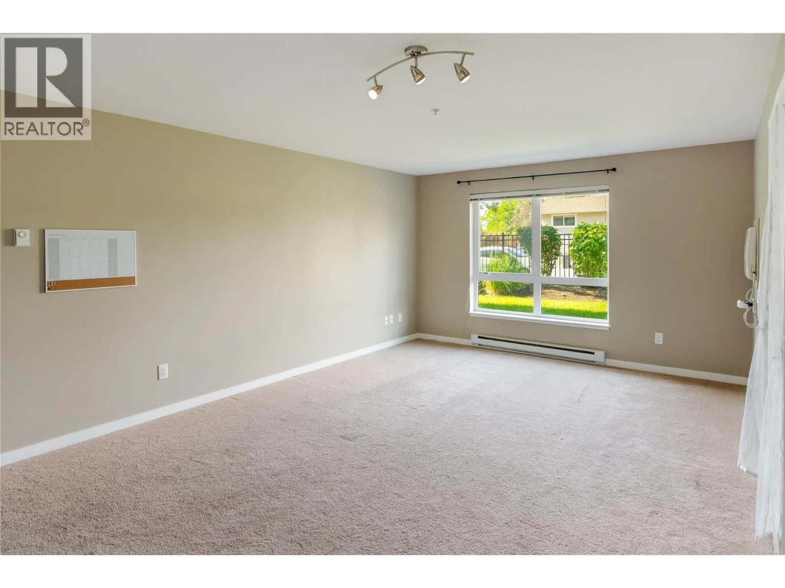 #1108 325 MCINTOSH Road, Kelowna, BC photo 5