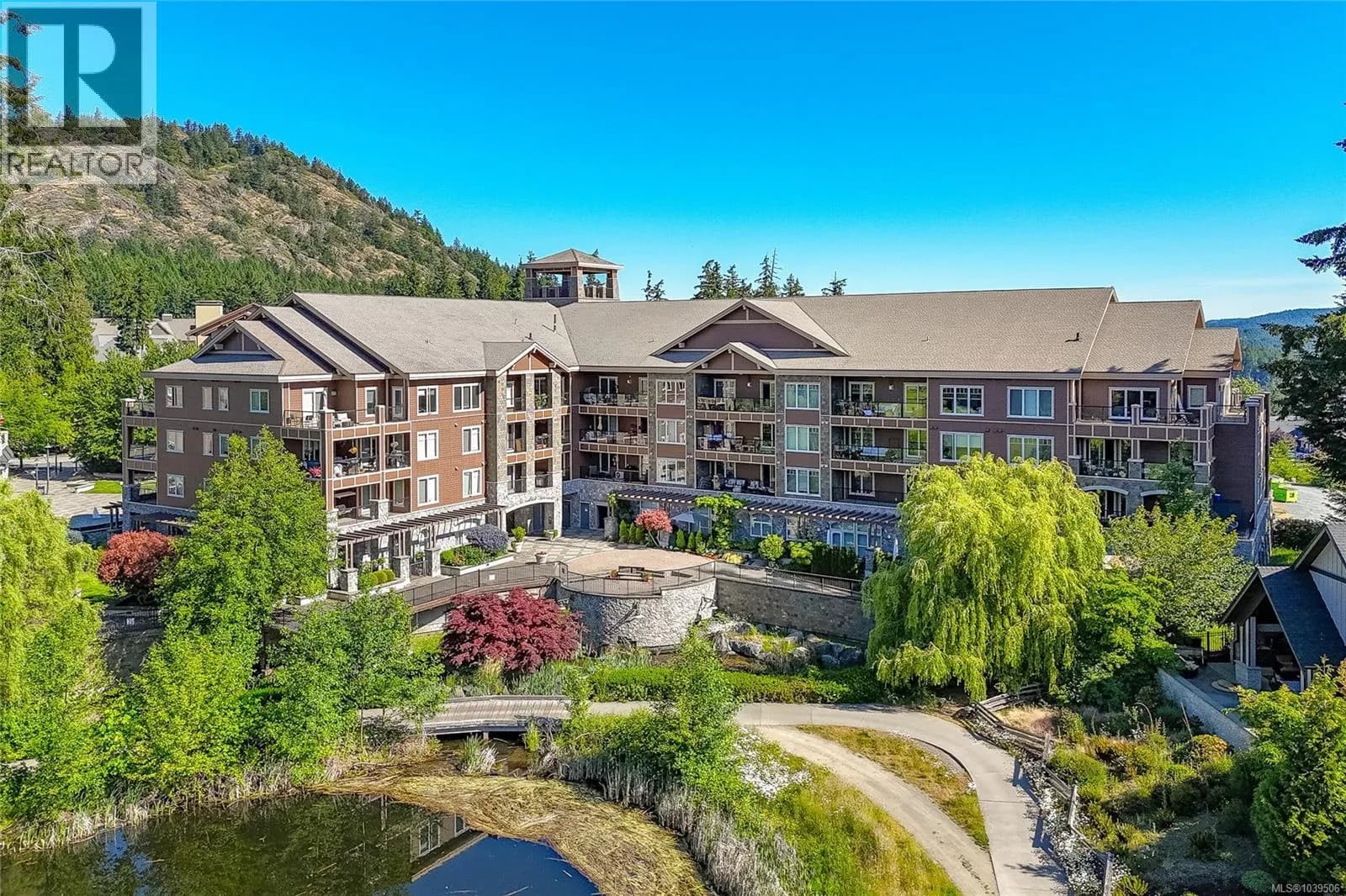 1325 Bear Mountain Pkwy, Langford
