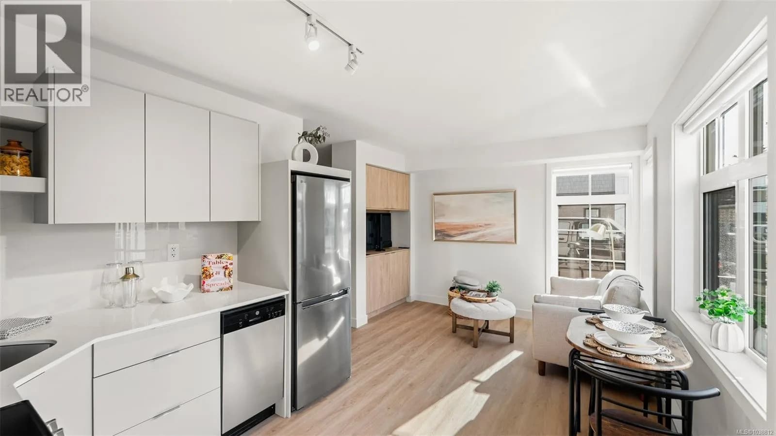 #2304 4201 Tyndall Ave, Saanich, BC photo 1
