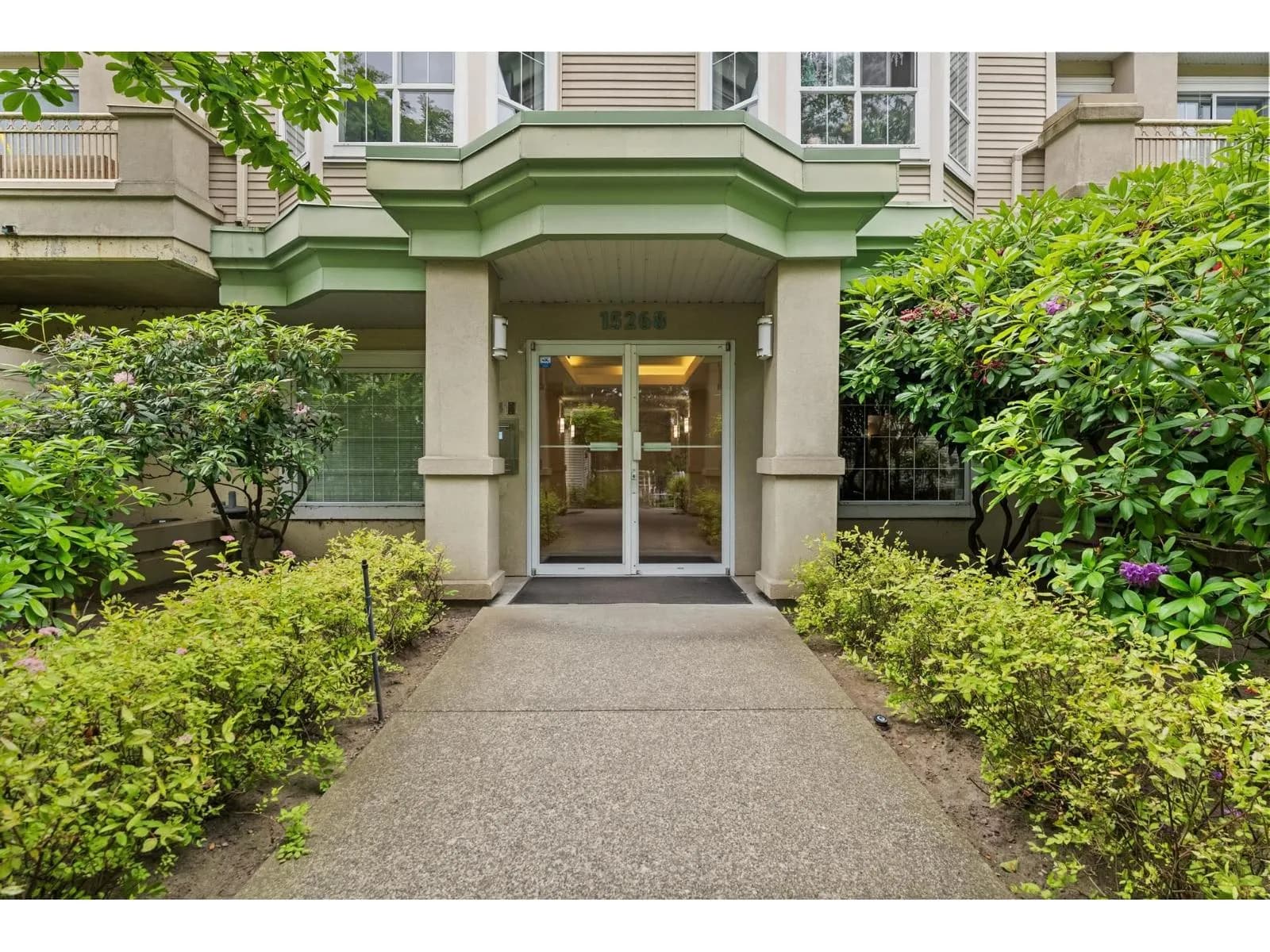 #323 15268 105 AVENUE, Surrey, BC photo 2