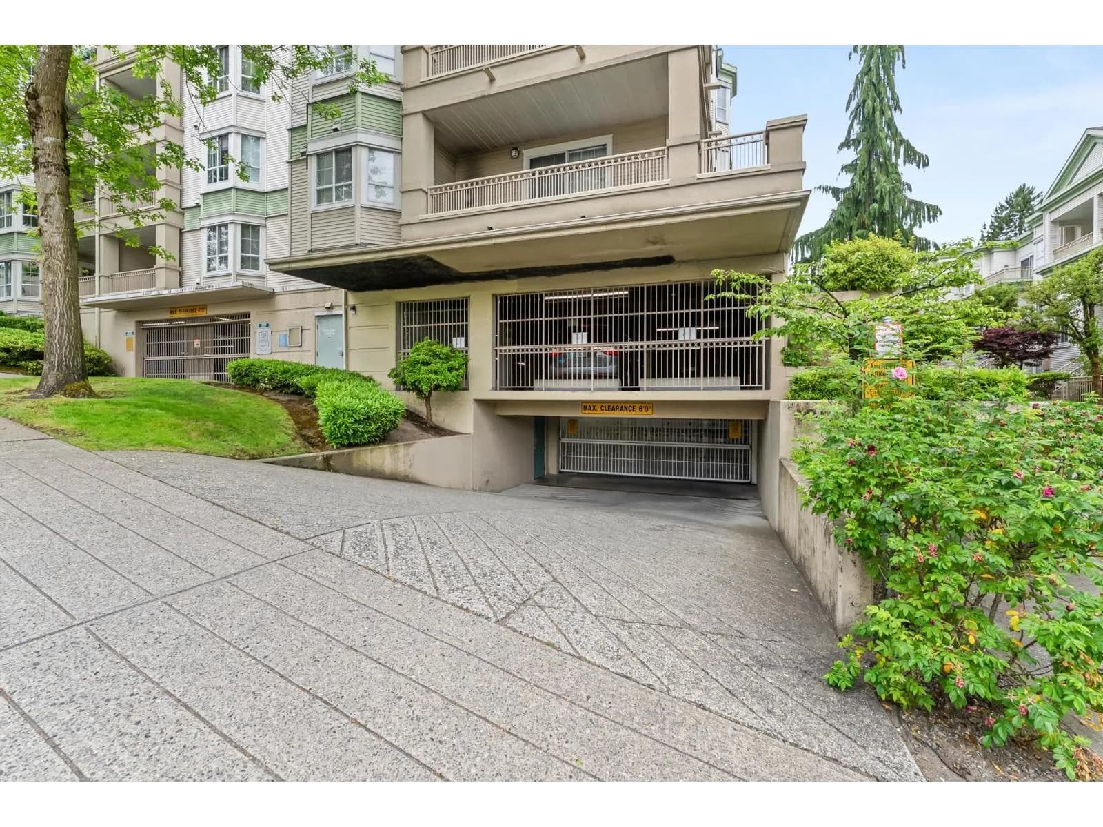 #323 15268 105 AVENUE, Surrey, BC photo 3
