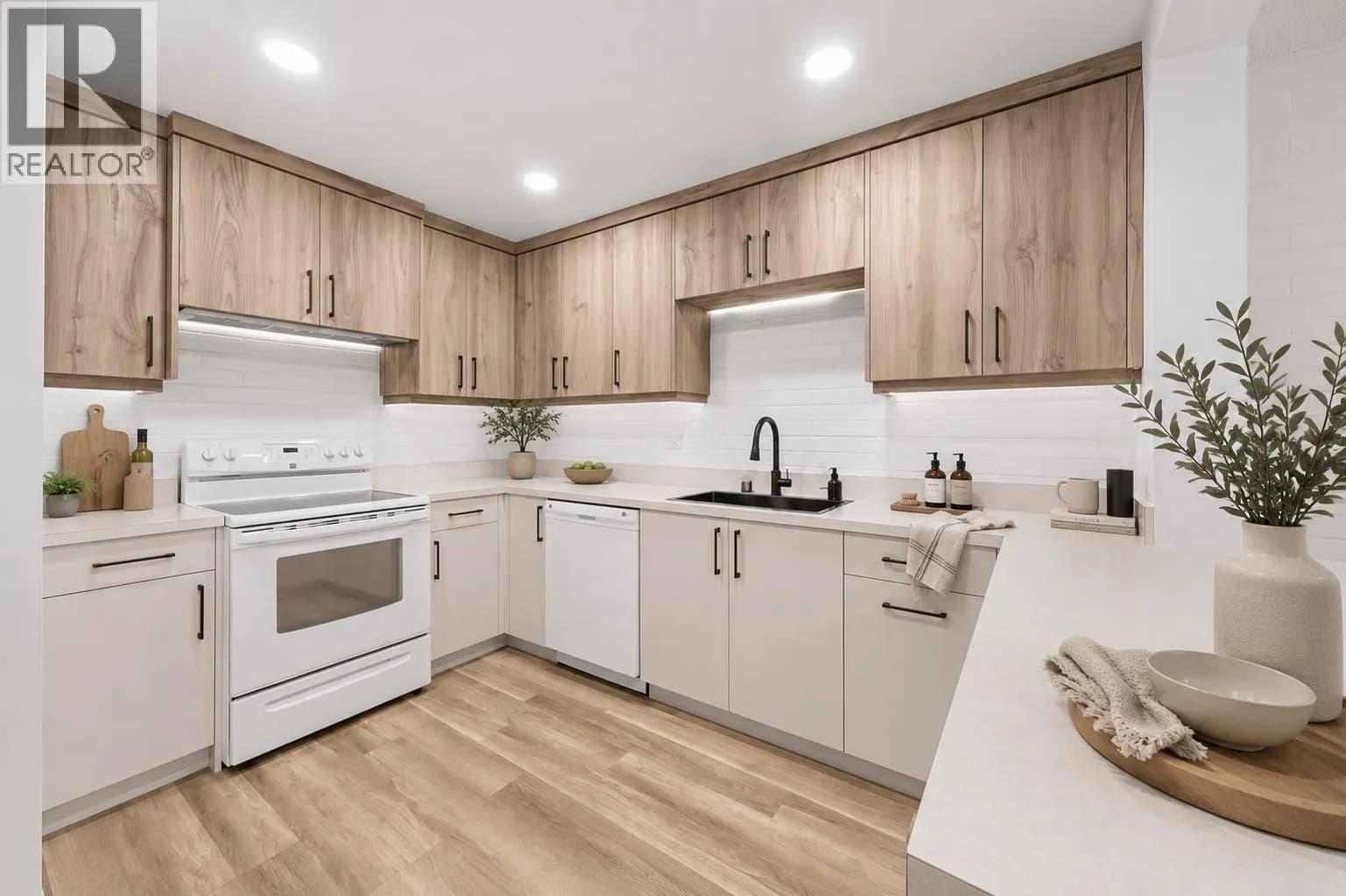 1915 Pacific Court, Kelowna