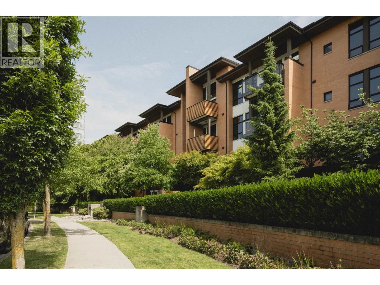 #303 220 SALTER STREET, New Westminster, BC photo 2