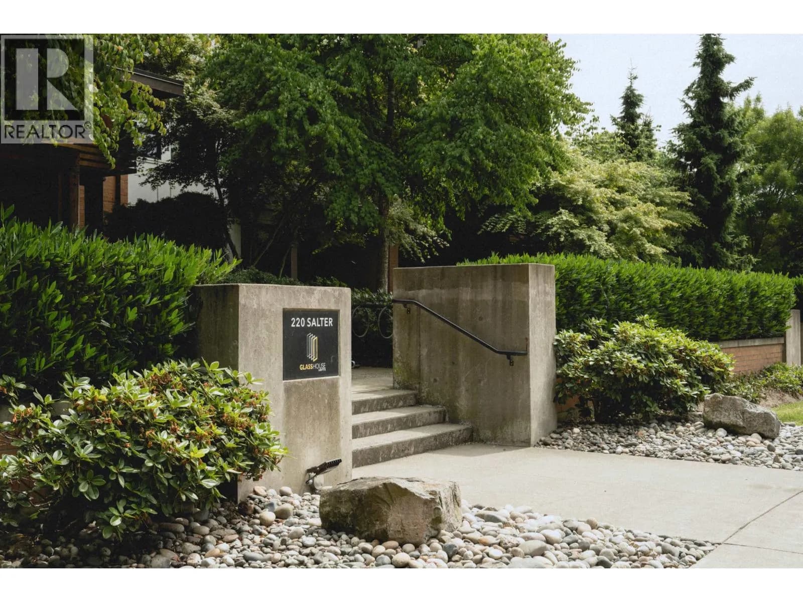 #303 220 SALTER STREET, New Westminster, BC photo 3