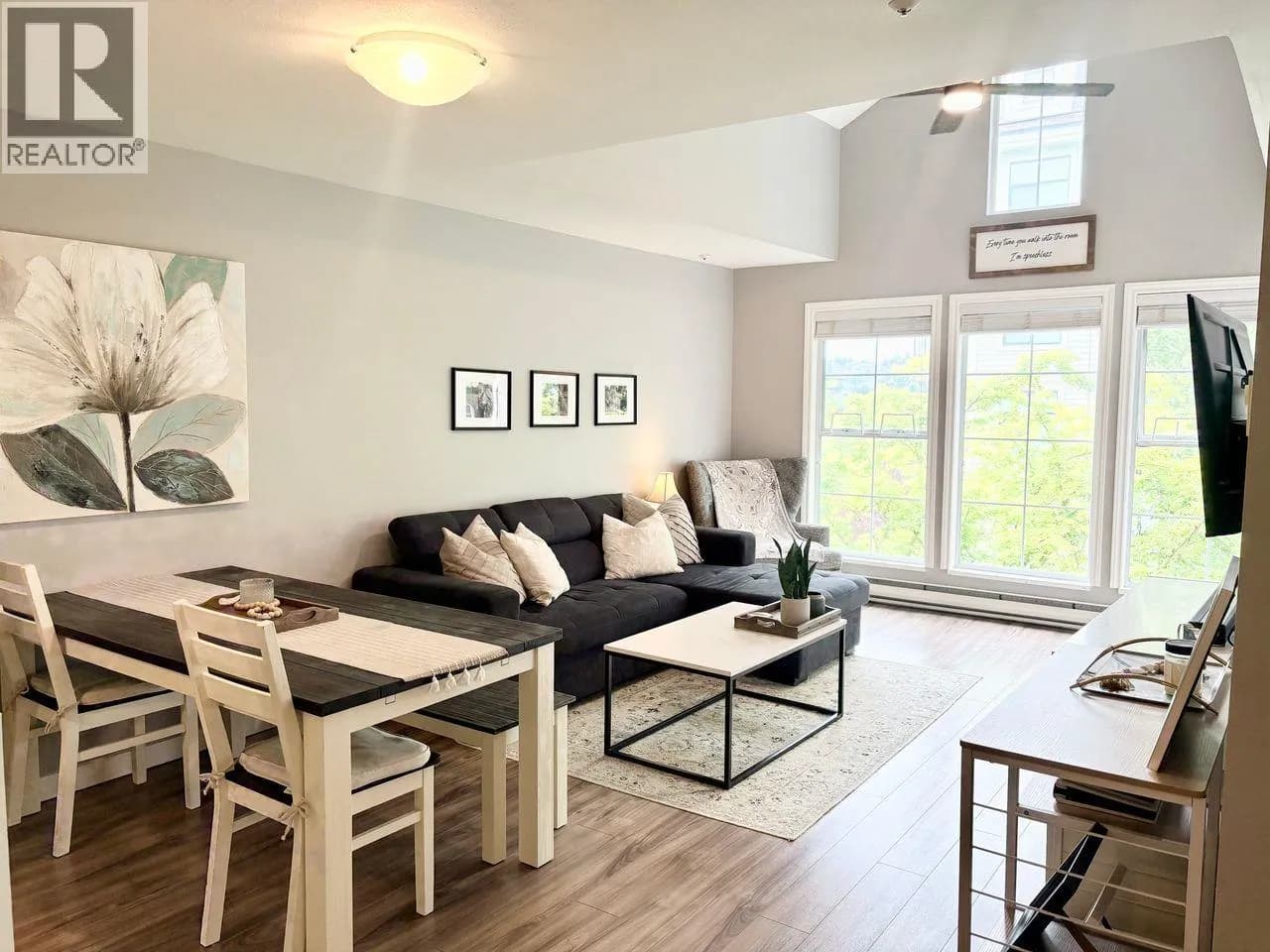 #402 888 GAUTHIER AVENUE, Coquitlam, BC photo 2