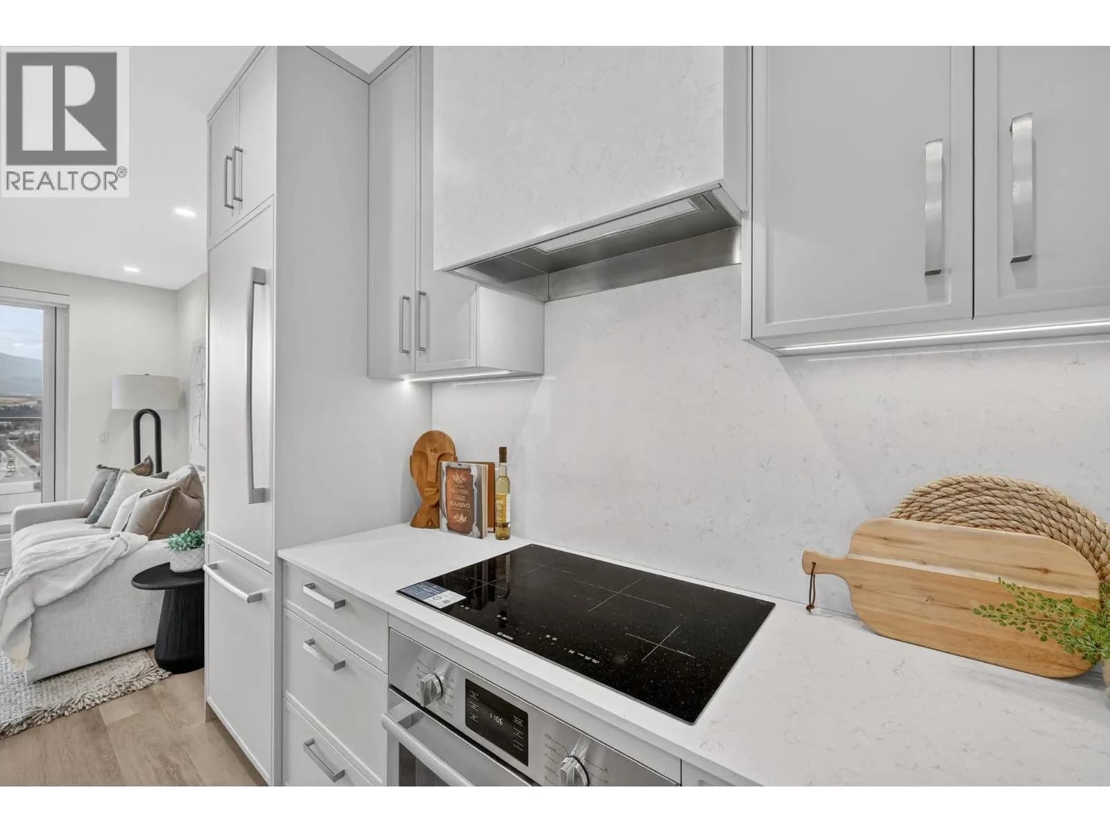 #803 3340 Lakeshore Road, Kelowna, BC photo 3