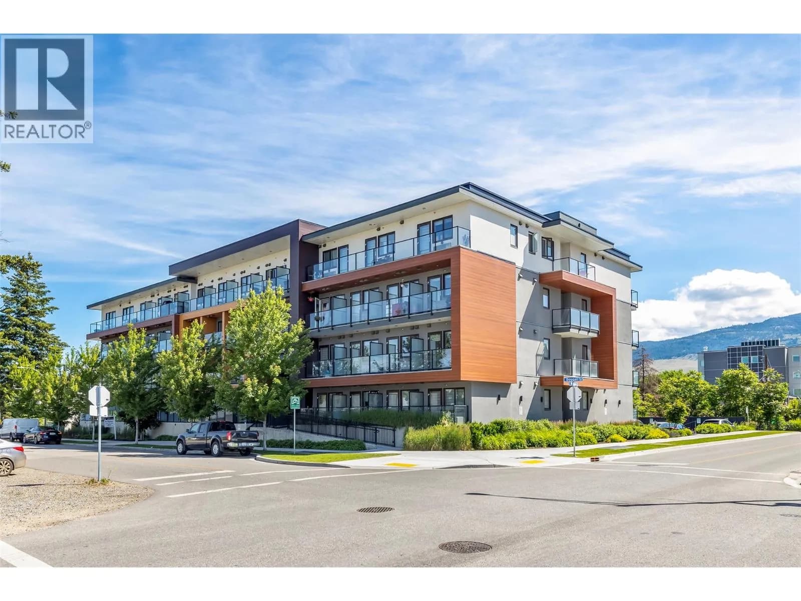 345 dougall Road N, Kelowna