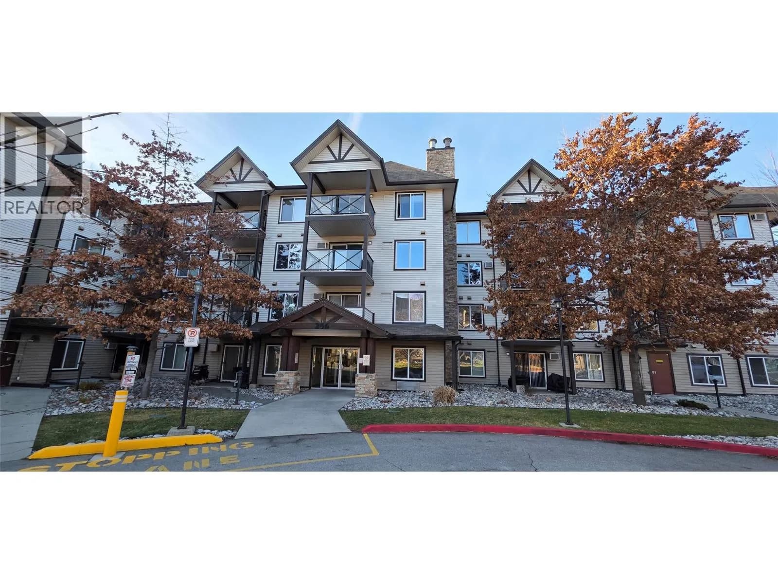 #206 256 Hastings Avenue, Penticton, BC photo 3