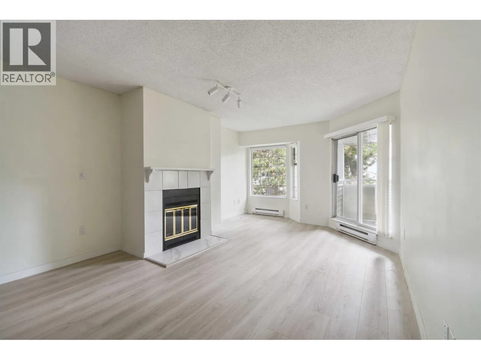 #218 7591 MOFFATT ROAD, Richmond, BC photo 2