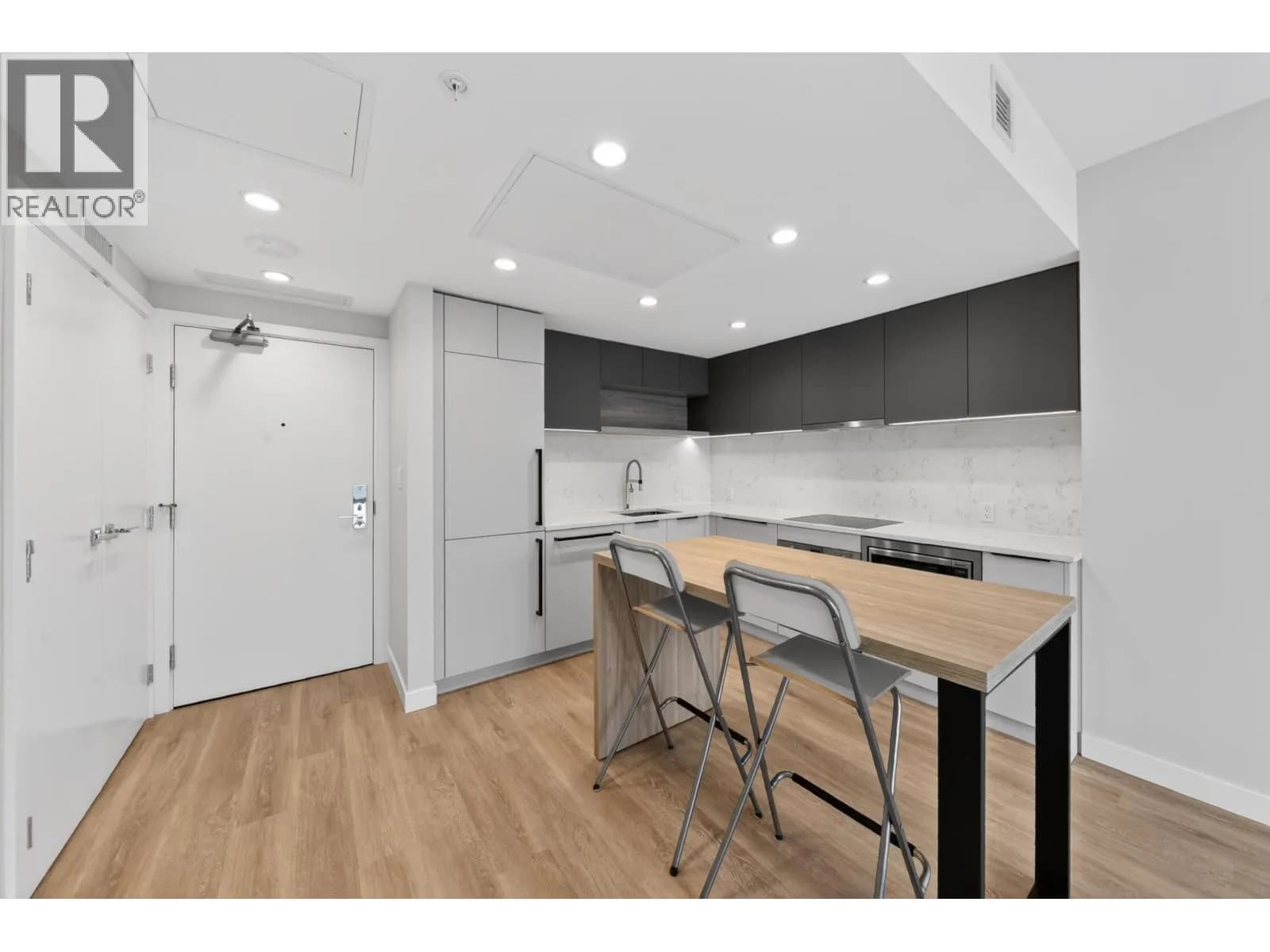 #2108 567 EMERSON STREET, Coquitlam, BC photo 3