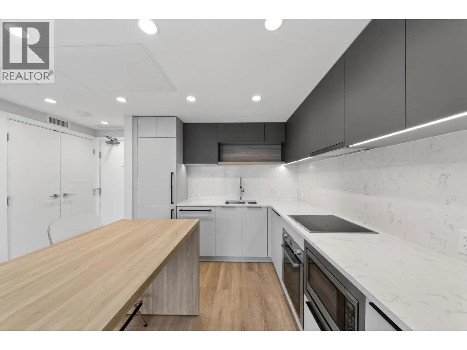 #2108 567 EMERSON STREET, Coquitlam, BC photo 4