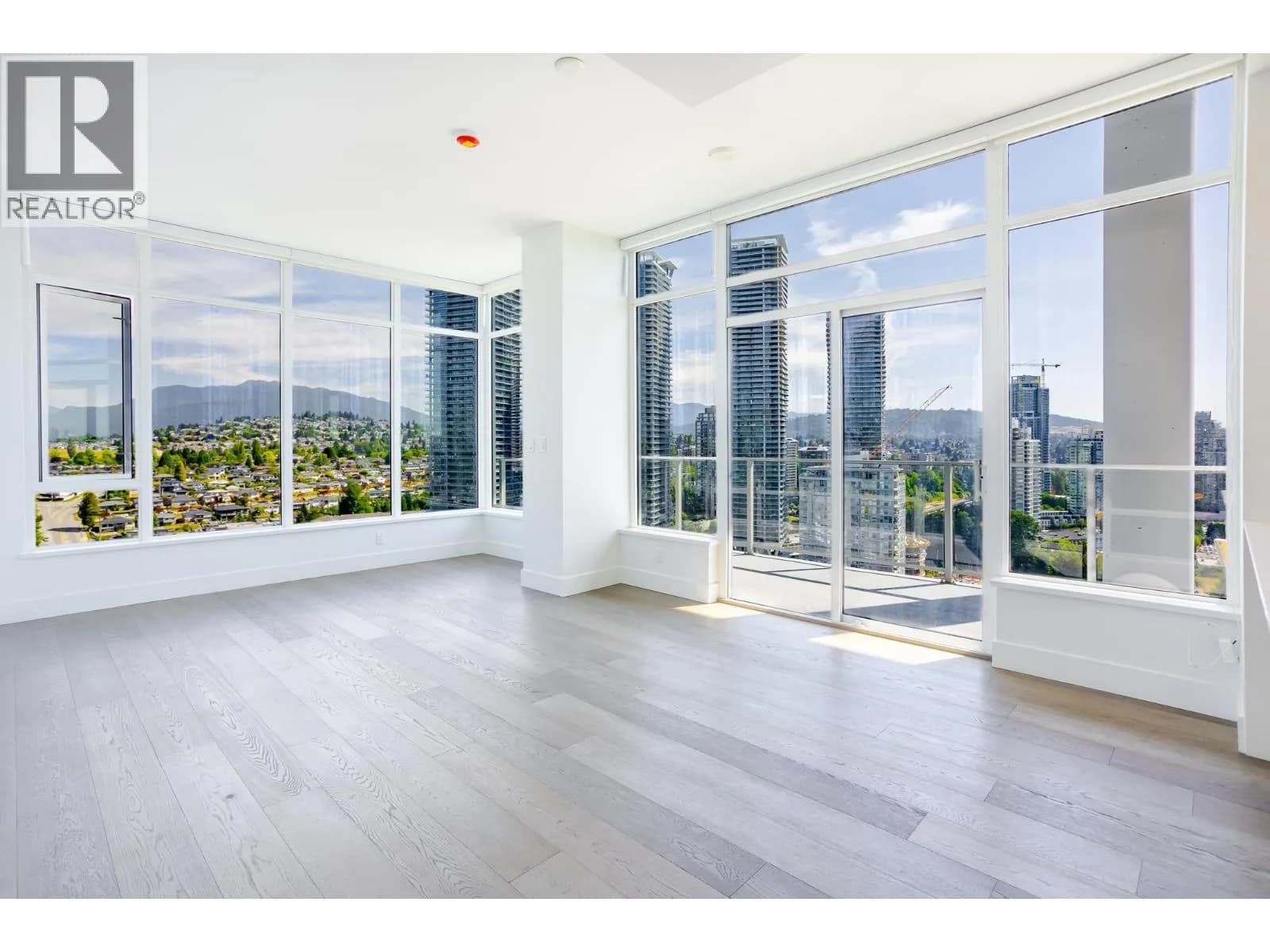 #2702 2351 BETA AVENUE, Burnaby, BC photo 3