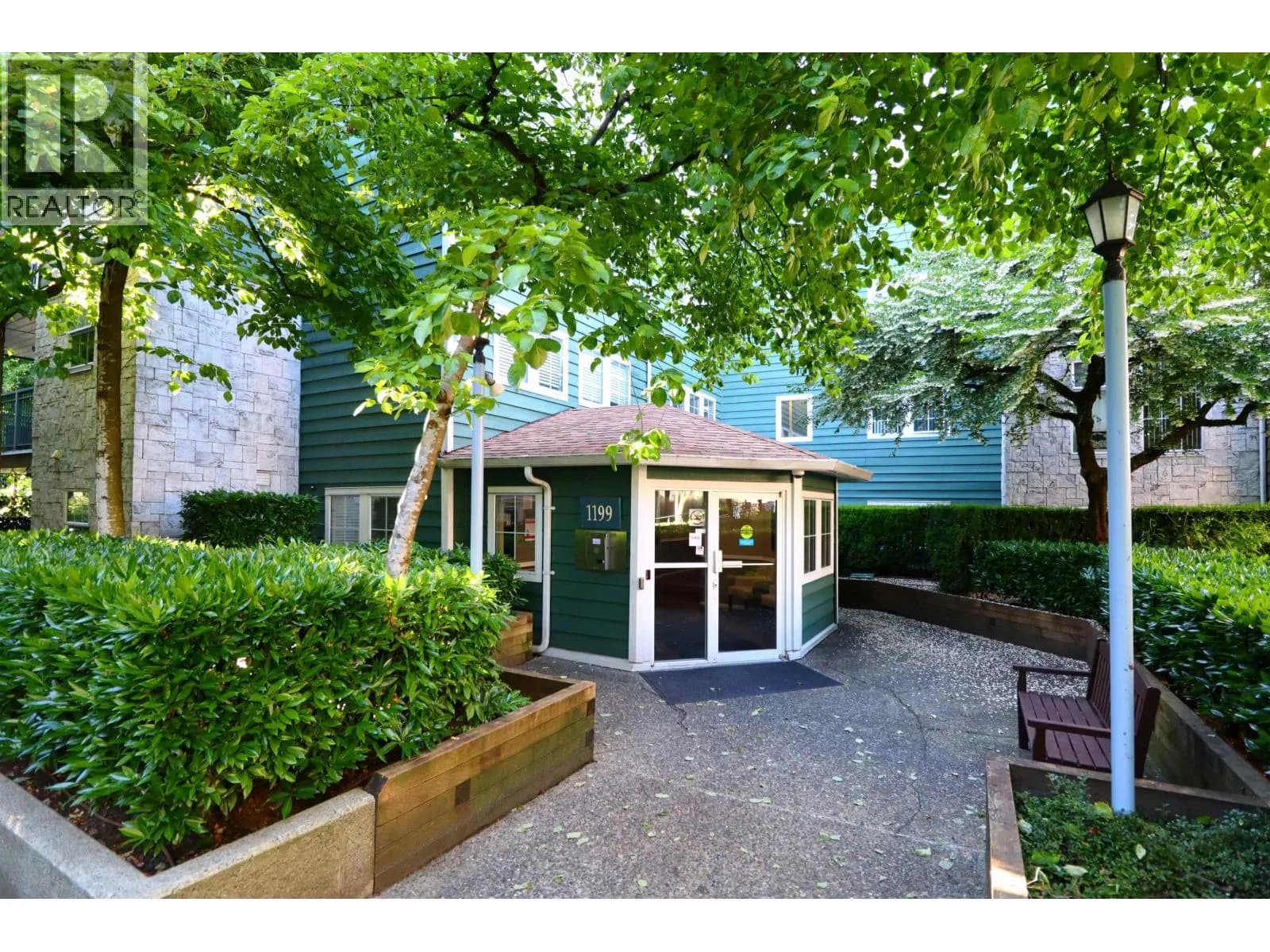#206 1199 WESTWOOD STREET, Coquitlam, BC photo 3