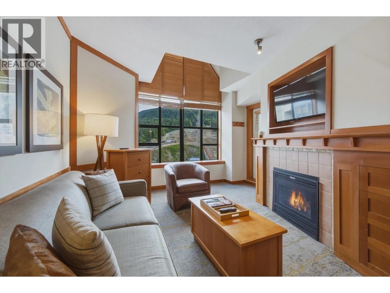 #702 4320 SUNDIAL CRESCENT, Whistler, BC photo 2