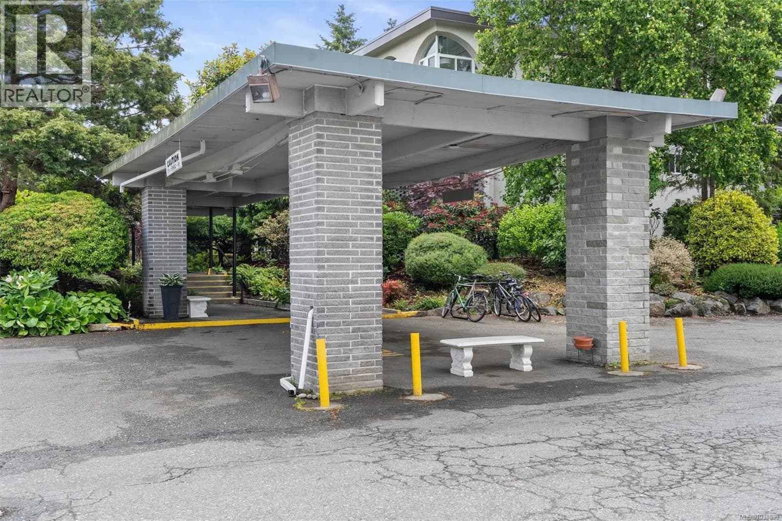 #205 2040 White Birch Rd, Sidney, BC photo 3