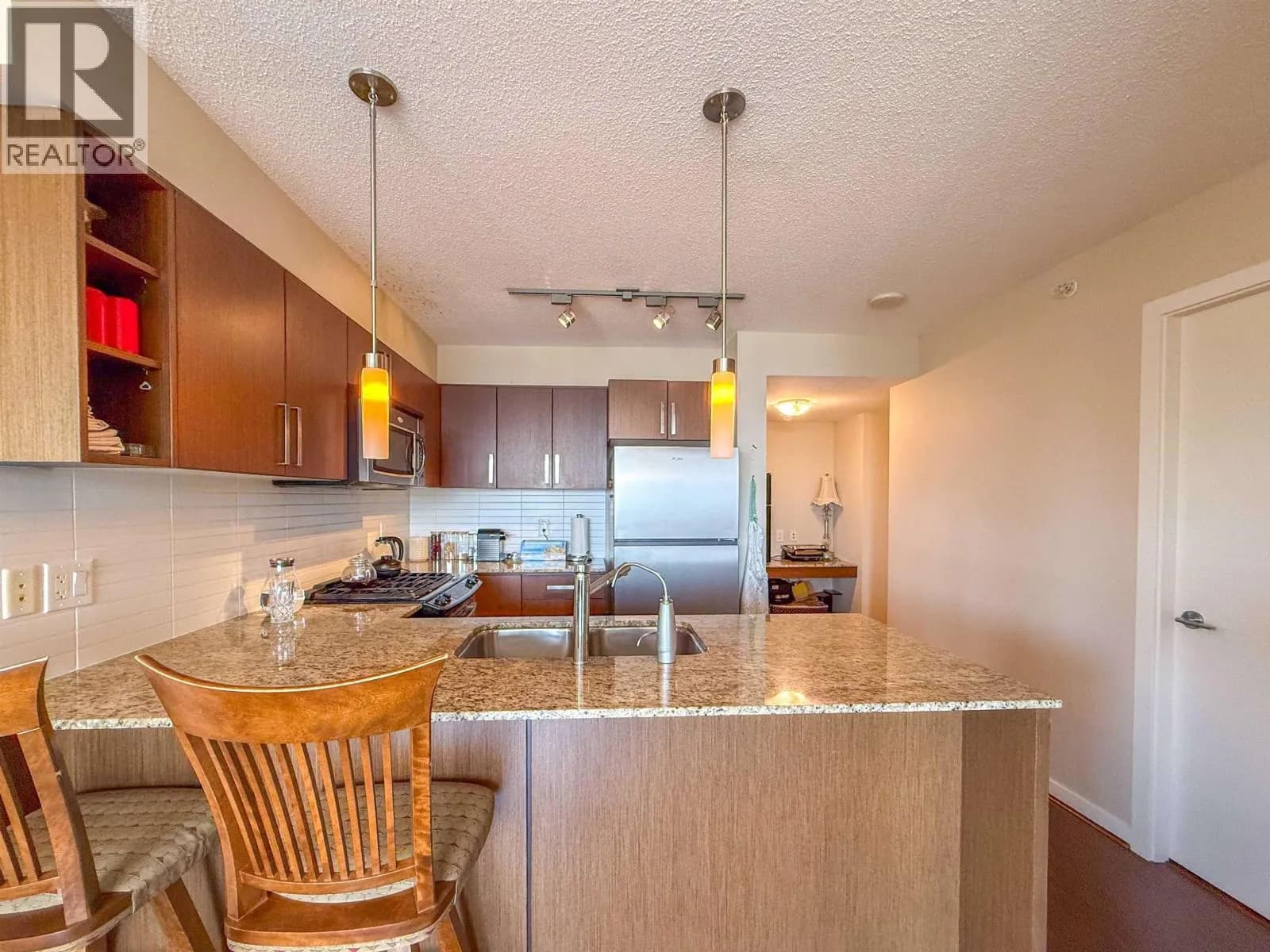 #905 9868 CAMERON STREET, Burnaby, BC photo 3