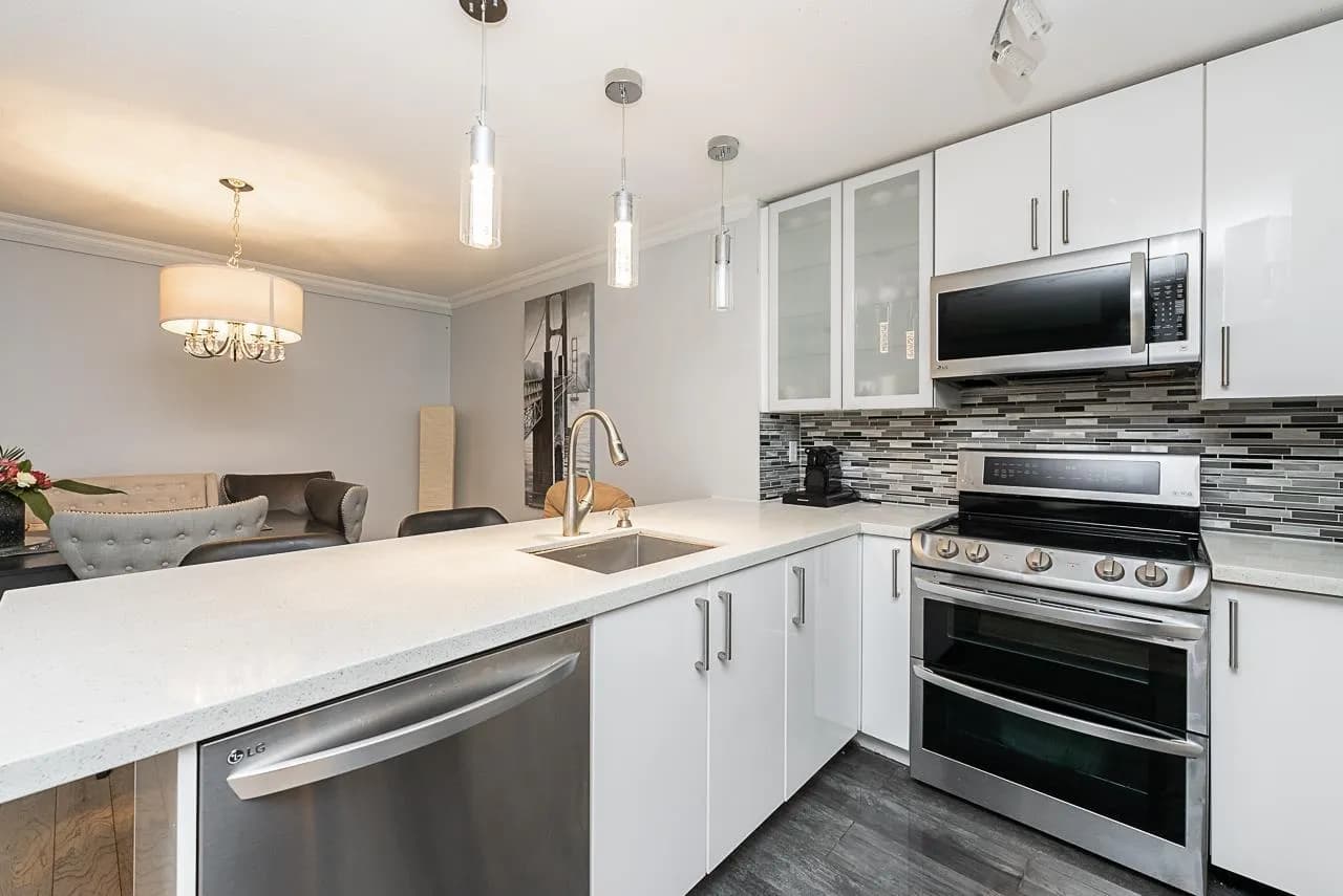 #104 1441 BLACKWOOD STREET, White Rock, BC photo 5
