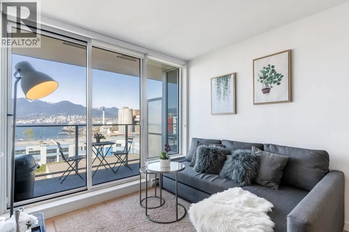 #603 933 E HASTINGS STREET, Vancouver, BC photo 2