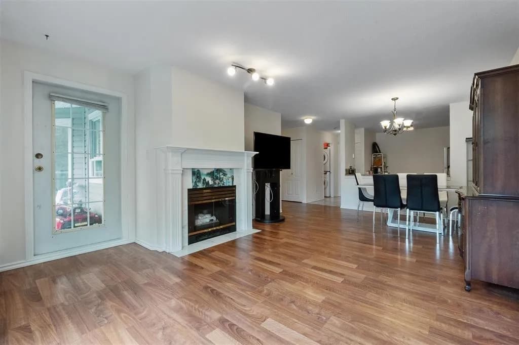 #212 15130 108 AVENUE, Surrey, BC photo 3