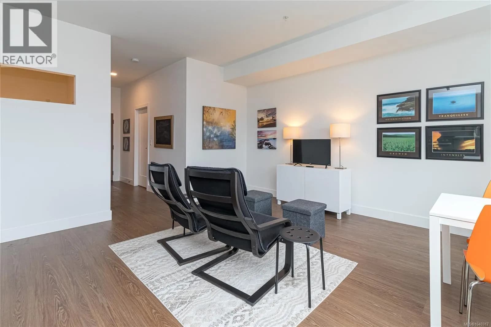 #321 515 Chatham St, Victoria, BC photo 3